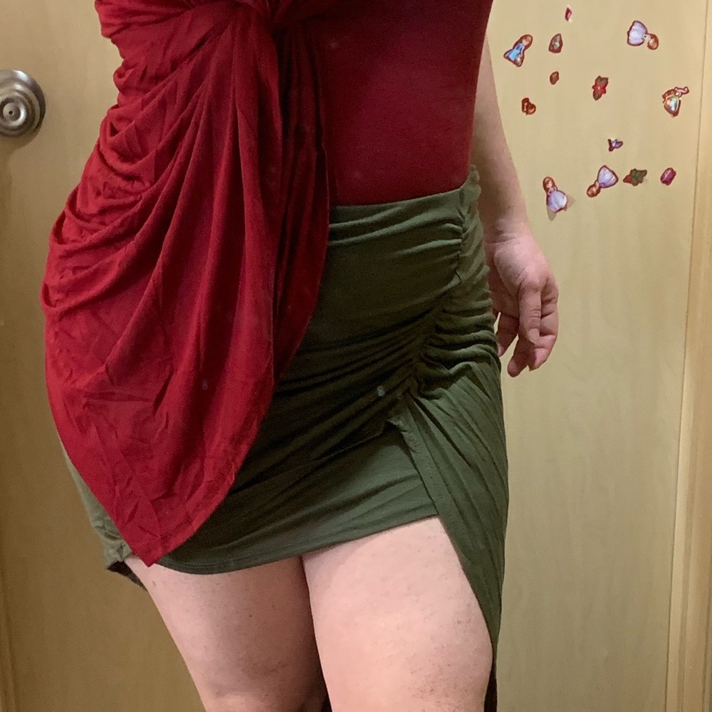 🆕 Olive green skirt with side wrap - Picture 4 of 4